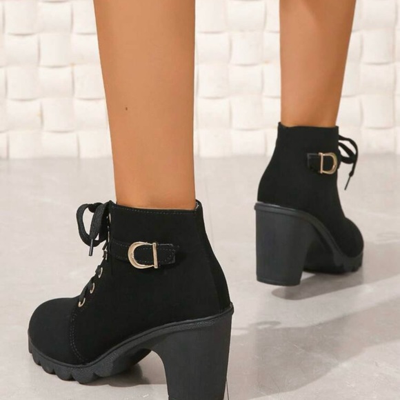 Ladies Classic Fashion Black Commuter Lace Up Fashion Boots, - Picture 5 of 5